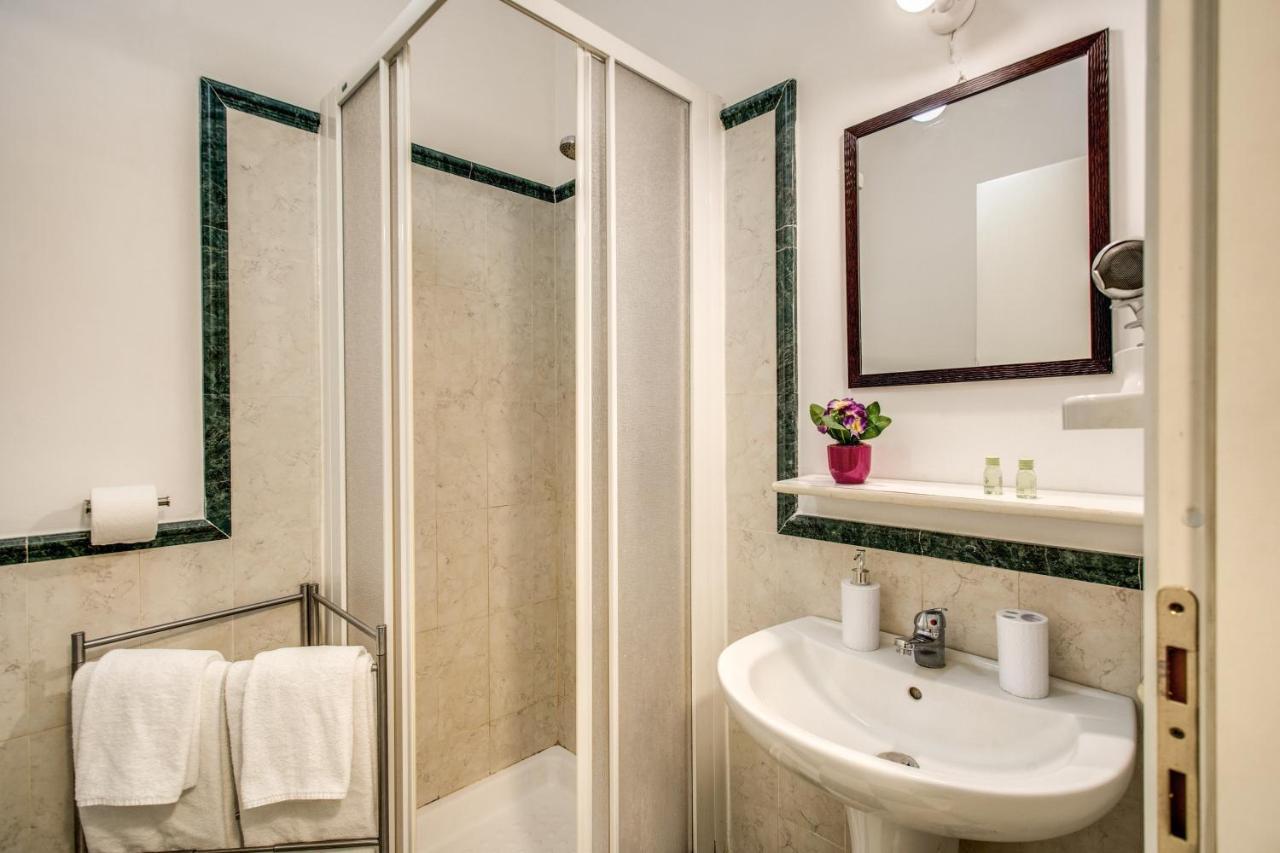 Popolo Accommodation - Lovely Central Apartment Rome Buitenkant foto