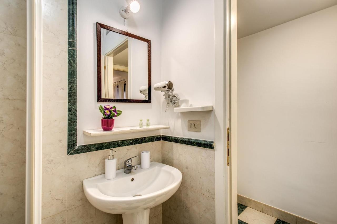 Popolo Accommodation - Lovely Central Apartment Rome Buitenkant foto